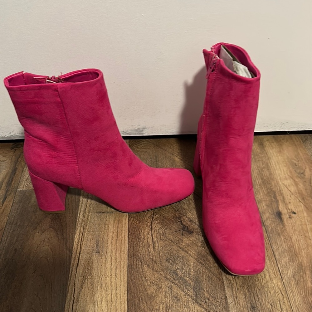 Brand new pink booties